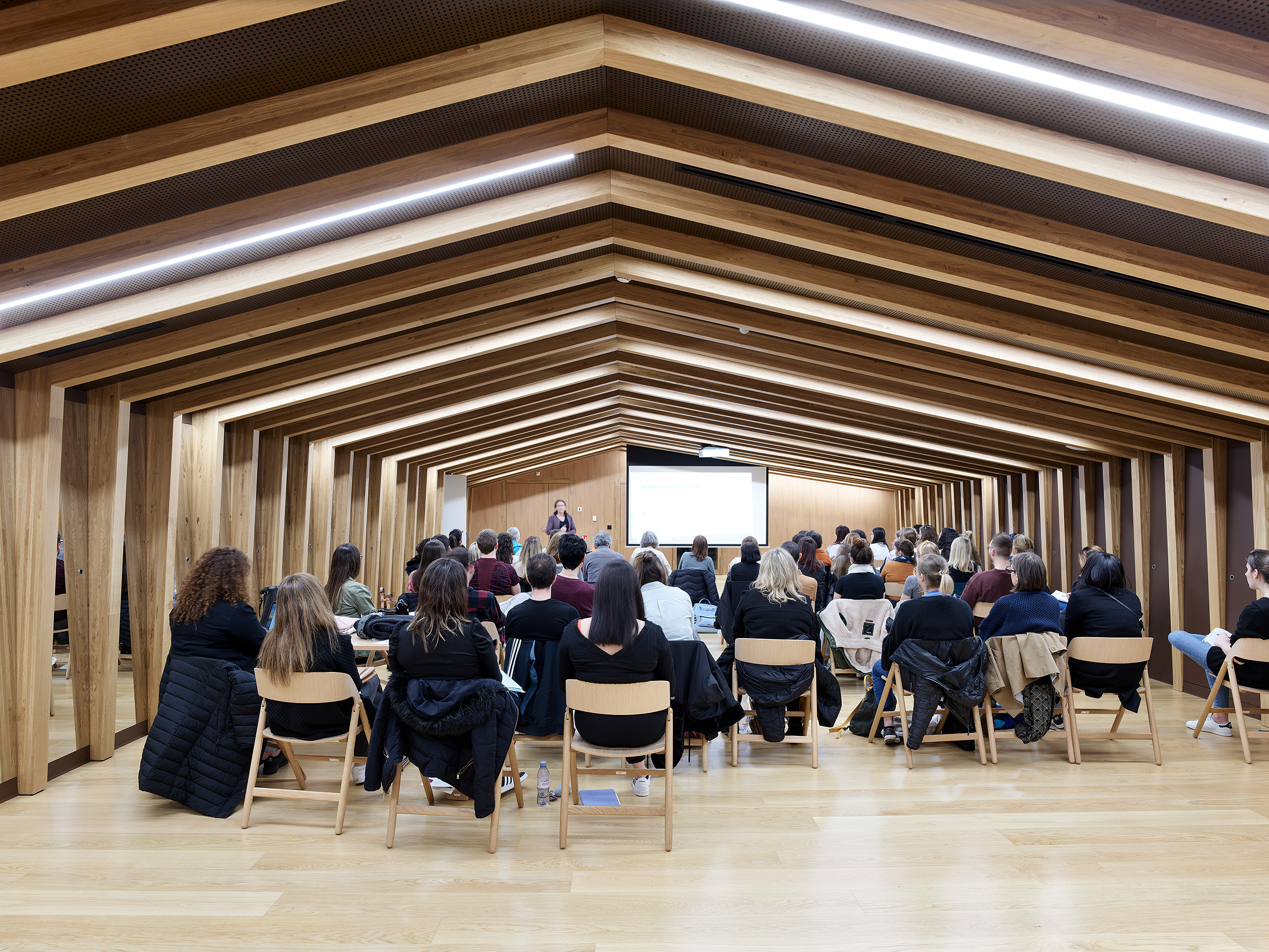 Ahp0090 AIQ4 015873 J2560